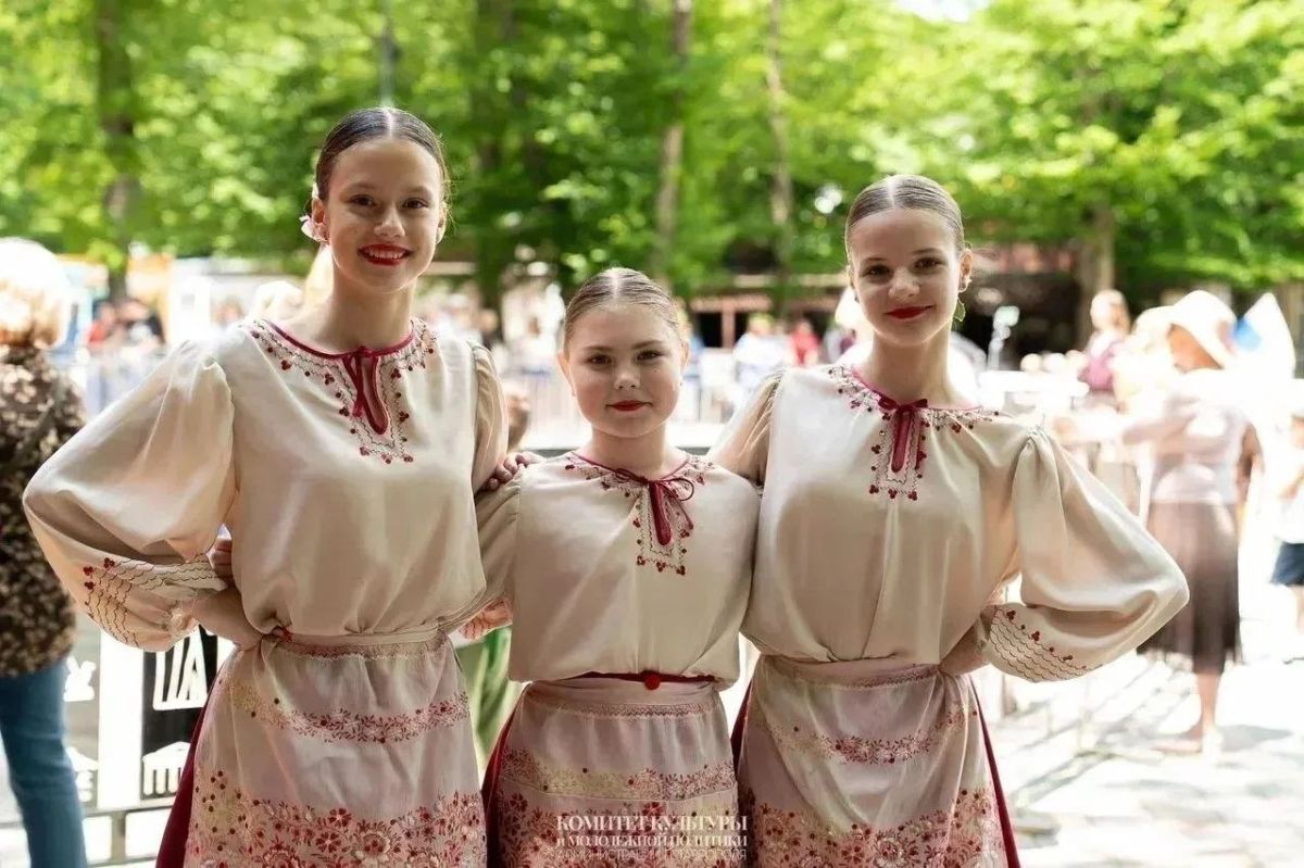 Более 150 выступлений и 7,5 тысяч зрителей – в Ставрополе подвели итоги творческого фестиваля «Лето в городе» Более 150 выступлений и 7,5 тысяч зрителей – в Ставрополе подвели итоги творческого фестиваля «Лето в городе»