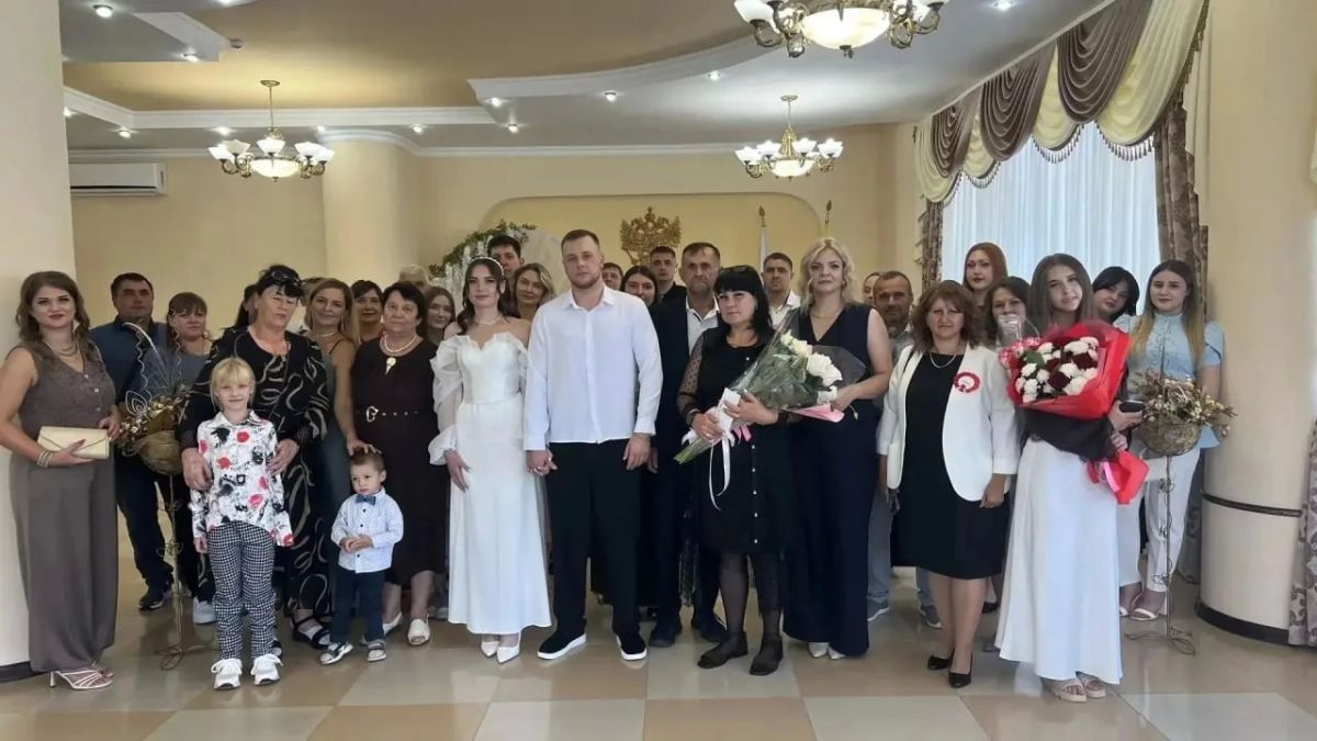 В Ессентуках в День Ставропольского края создали 9 новых семей В Ессентуках в День Ставропольского края создали 9 новых семей