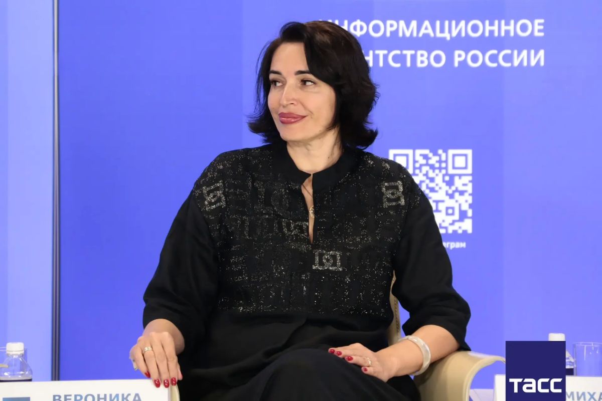 Главное из заявлений, а также фоторепортаж с пресс-конференции в Региональном информационном центре "ТАСС Кавказ", посвященной визиту самого титулованного борца в истории, единственного пятикратного олимпийского чемпиона по... Главное из заявлений, а также фоторепортаж с пресс-конференции в Региональном информационном центре "ТАСС Кавказ", посвященной визиту самого титулованного борца в истории, единственного пятикратного олимпийского чемпиона по...