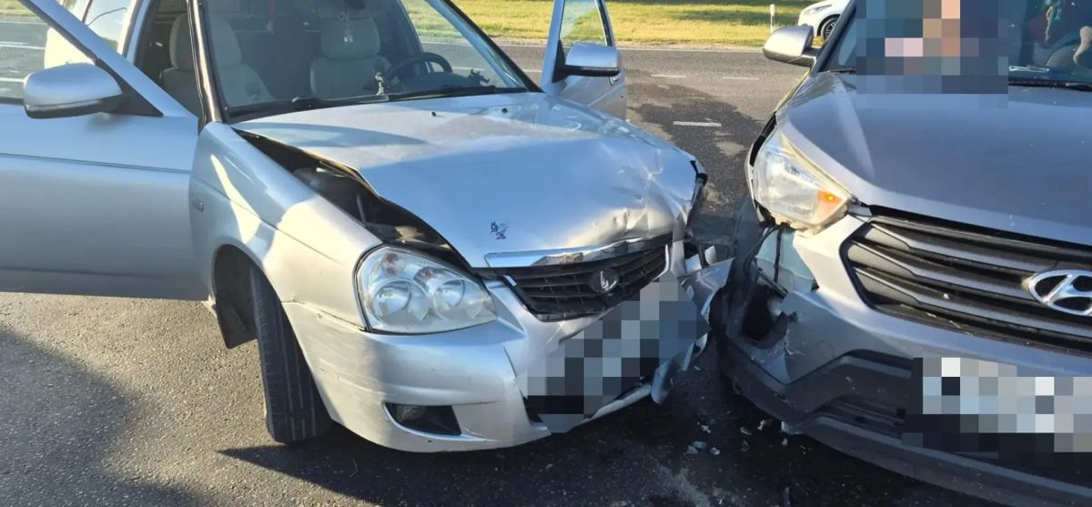 На автодороге «Ставрополь–Аэропорт» столкнулись два автомобиля На автодороге «Ставрополь–Аэропорт» столкнулись два автомобиля