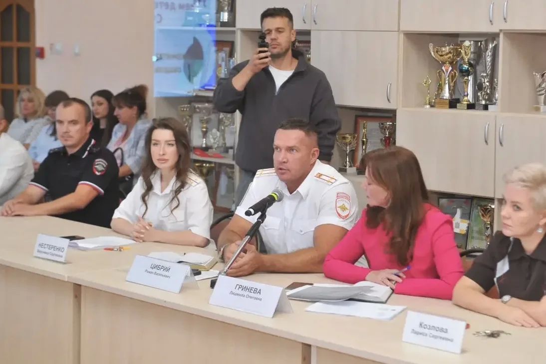 В Ставрополе состоялся круглый стол по вопросам безопасности детей на дорогах В Ставрополе состоялся круглый стол по вопросам безопасности детей на дорогах