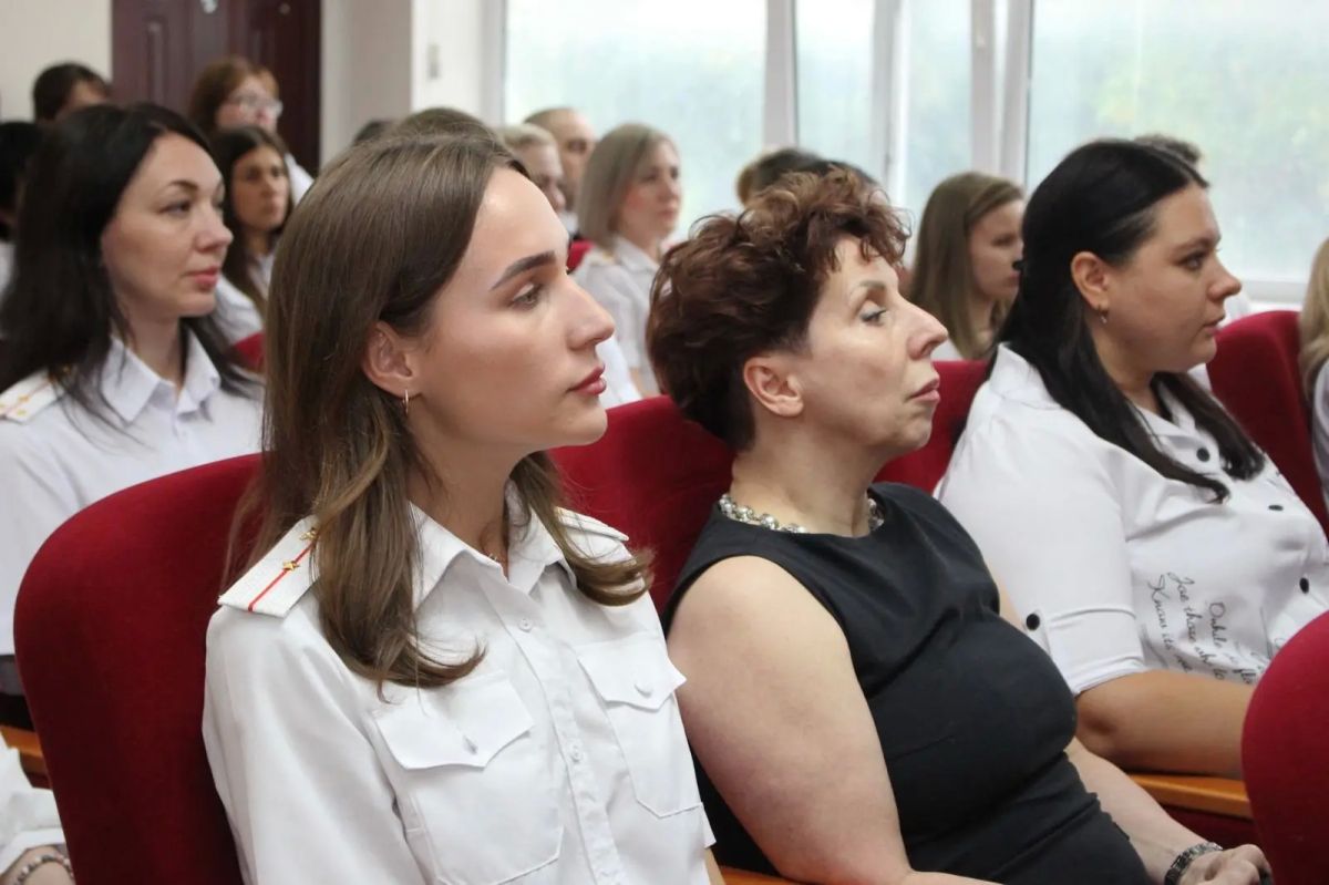 Компетентность и ответственность: в Ставрополе за высокие показатели в служебной деятельности отметили сотрудников миграционной службы Компетентность и ответственность: в Ставрополе за высокие показатели в служебной деятельности отметили сотрудников миграционной службы