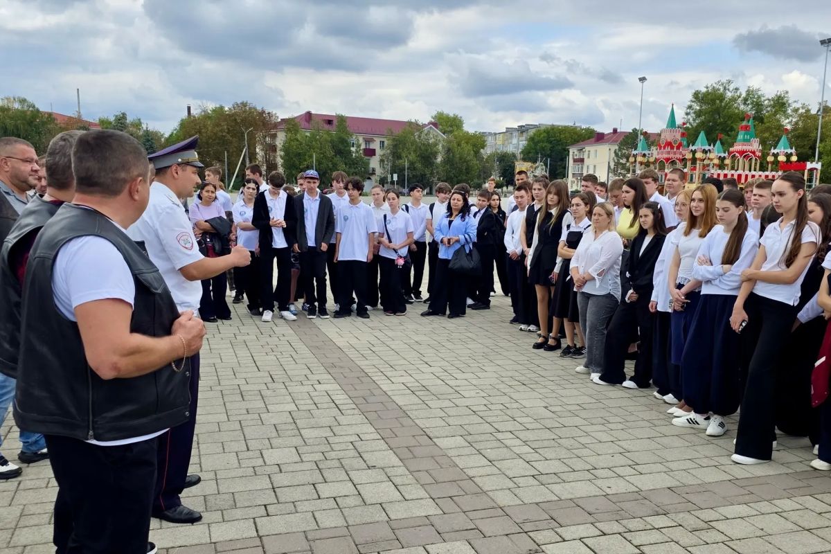 На Ставрополье в День памяти погибших мотоциклистов автоинспекторы и мотоциклисты выступили за жизнь на дорогах На Ставрополье в День памяти погибших мотоциклистов автоинспекторы и мотоциклисты выступили за жизнь на дорогах