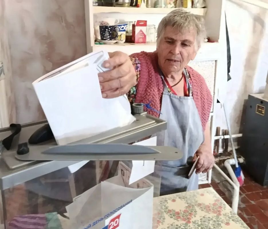 Дмитрий Ворошилов: Избиратели, которые не могут прийти на участок по состоянию здоровья или необходимости ухаживать за тяжелобольными людьми, могут проголосовать на дому Дмитрий Ворошилов: Избиратели, которые не могут прийти на участок по состоянию здоровья или необходимости ухаживать за тяжелобольными людьми, могут проголосовать на дому