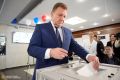 Мэр Ставрополя Иван Ульянченко в первый день голосования вместе с супругой Светланой проголосовал на выборах в Государственную Думу и Думу Ставропольского края