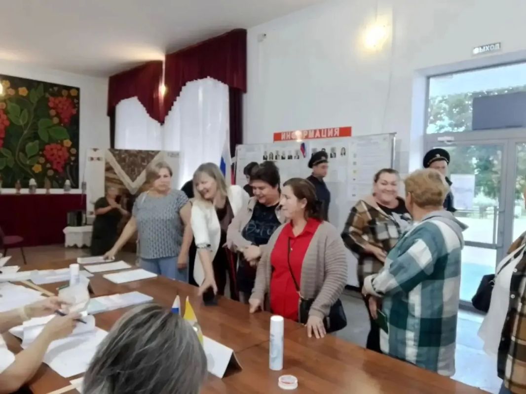 На Ставрополье многие избиратели пришли на избирательные участки, чтобы проголосовать первыми! На Ставрополье многие избиратели пришли на избирательные участки, чтобы проголосовать первыми!