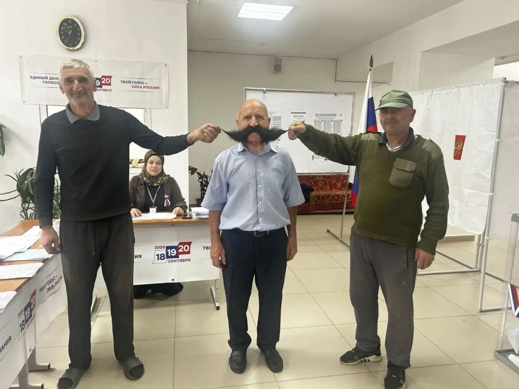 В Дагестане на избирательный участок пришел обладатель самых длинных усов республики Борис Халилов из с. Кака Ахтынского района