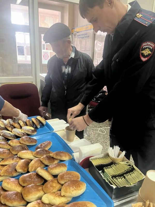 Пирожки тоже ждут своих избирателей! Пирожки тоже ждут своих избирателей!