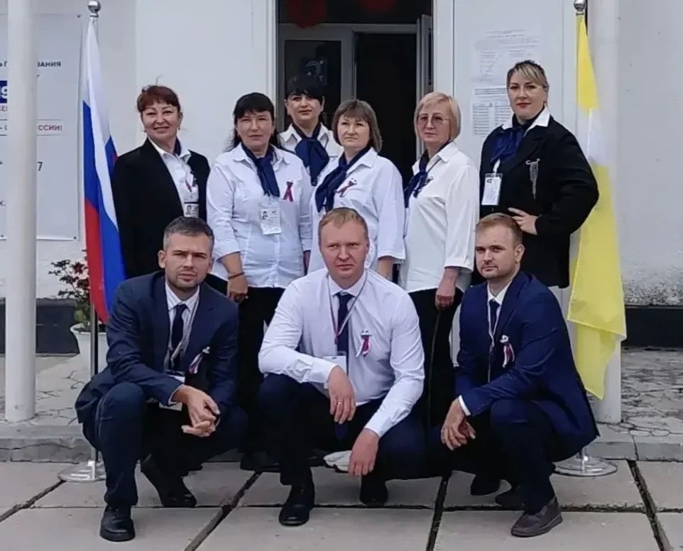 СТАРТОВАЛ ПОСЛЕДНИЙ ДЕНЬ ГОЛОСОВАНИЯ Ровно в 8:00 утра под звуки Гимна России в Ставропольском крае торжественно открылись все избирательные участки СТАРТОВАЛ ПОСЛЕДНИЙ ДЕНЬ ГОЛОСОВАНИЯ Ровно в 8:00 утра под звуки Гимна России в Ставропольском крае торжественно открылись все избирательные участки