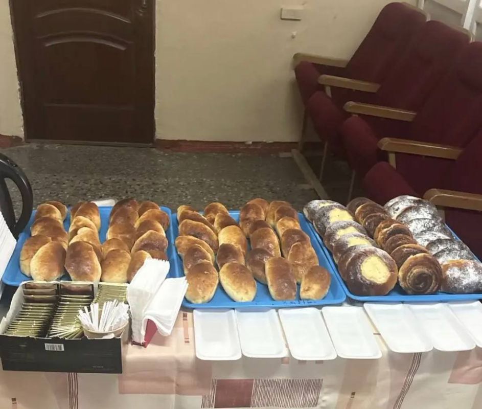 Пирожки тоже ждут своих избирателей! Пирожки тоже ждут своих избирателей!