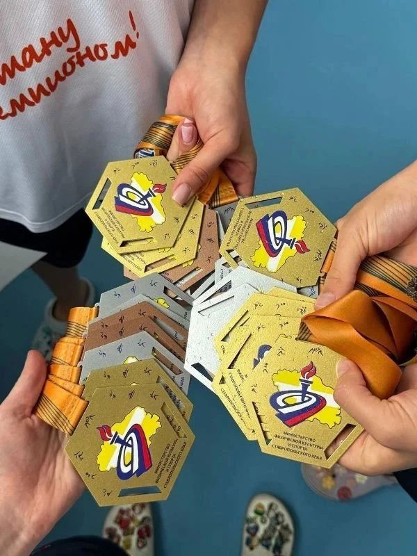 Короли эстафет! 5 золотых медалей из 6 возможных завоевали пятигорские пловцы в эстафетных заплывах на Чемпионате края Короли эстафет! 5 золотых медалей из 6 возможных завоевали пятигорские пловцы в эстафетных заплывах на Чемпионате края