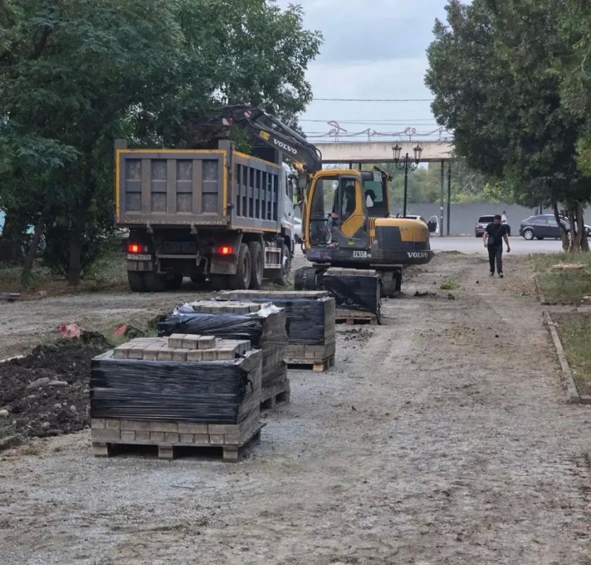 В Невинномысске благоустраивают сквер Химиков