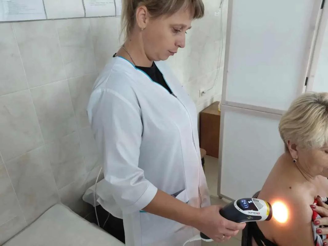 Забота о здоровье — по шагам к комфорту! В Кировском центре, в социальнооздоровительном отделении, специалисты помогают пожилым людям поддерживать здоровье и хорошее самочувствие