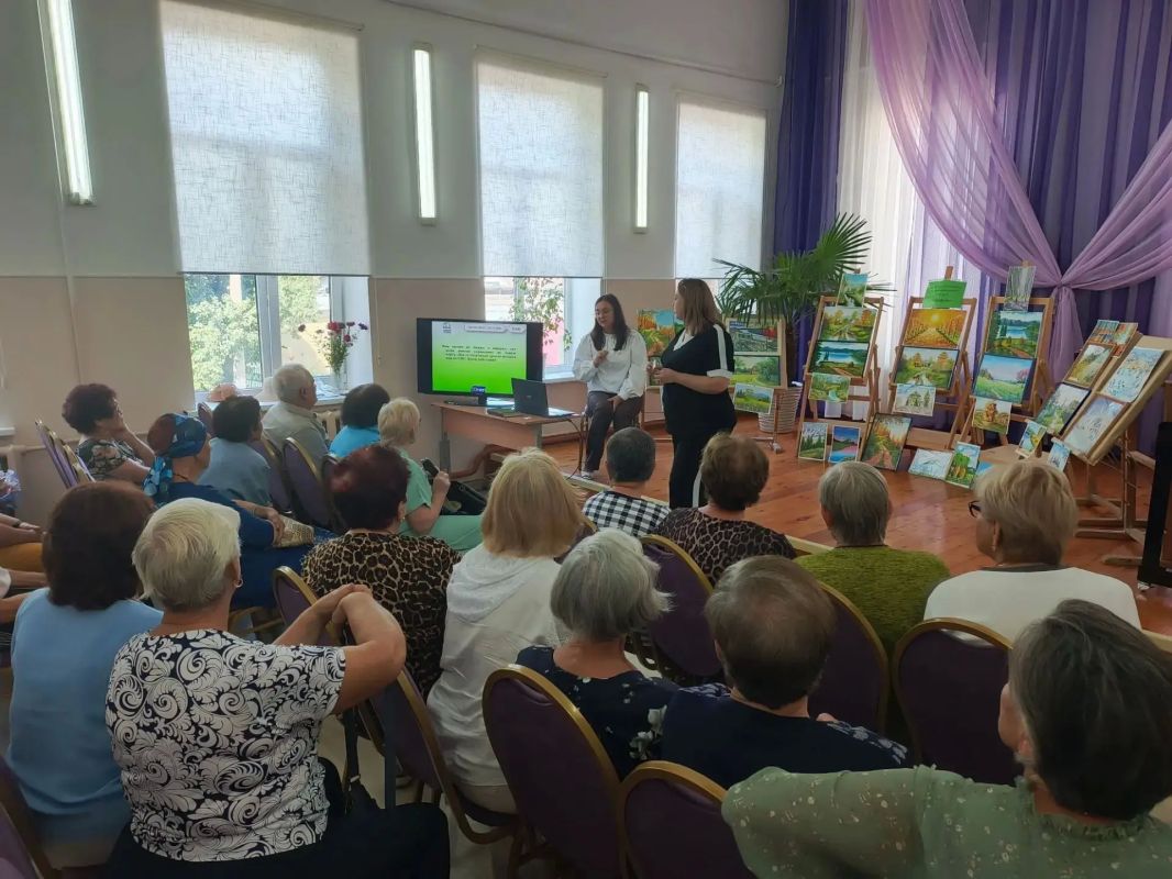 «Университет третьего возраста»: финансовая грамотность — это увлекательно! В отделениях Кировского центра социального обслуживания на дому прошли занятия по финансовой грамотности «Университет третьего возраста»: финансовая грамотность — это увлекательно! В отделениях Кировского центра социального обслуживания на дому прошли занятия по финансовой грамотности