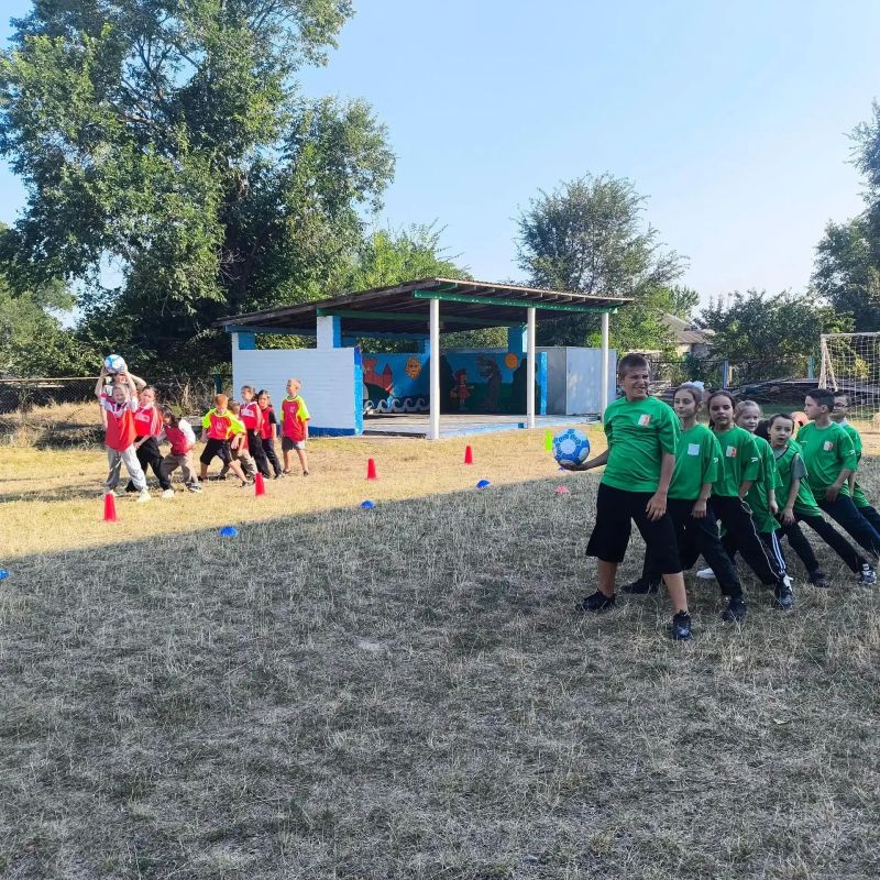 Тёплый сентябрьский денёк подарил настоящий спортивный праздник! Тёплый сентябрьский денёк подарил настоящий спортивный праздник!