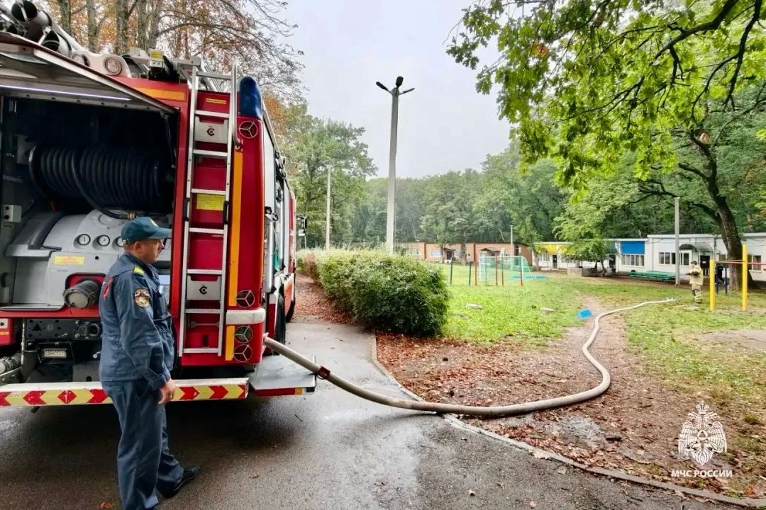 Сотрудники МЧС Ставрополья помогли юным спасателям пройти «Пожарную эстафету» Сотрудники МЧС Ставрополья помогли юным спасателям пройти «Пожарную эстафету»