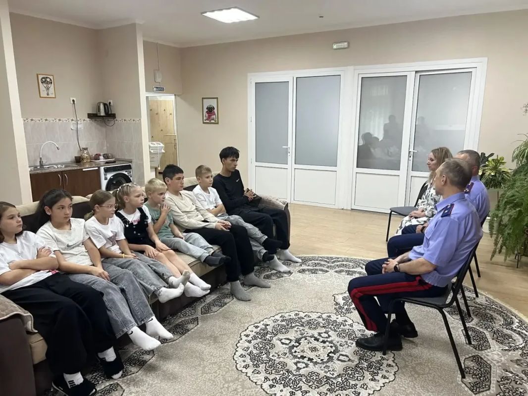 Руководитель Западного МСУТ СК России Виталий Владимирович Саксин посетил воспитанников подшефного детского дома в Ставропольском крае Руководитель Западного МСУТ СК России Виталий Владимирович Саксин посетил воспитанников подшефного детского дома в Ставропольском крае