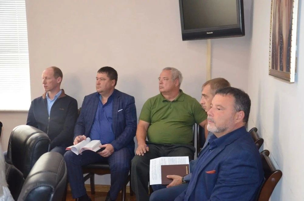 Планерка. . Министр природных ресурсов и охраны окружающей среды Олег Безменов провел совещание с руководителями подразделений Планерка. . Министр природных ресурсов и охраны окружающей среды Олег Безменов провел совещание с руководителями подразделений