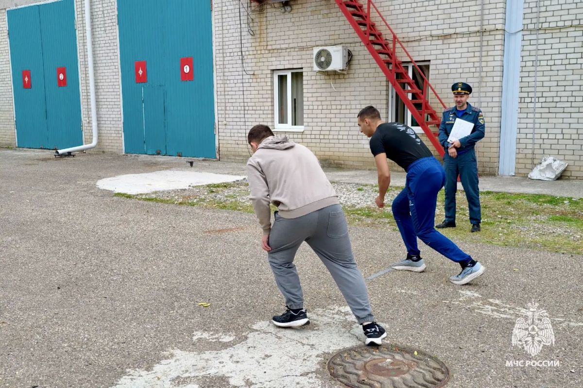 В МЧС Ставрополья продолжаются занятия с личным составом по служебной подготовке В МЧС Ставрополья продолжаются занятия с личным составом по служебной подготовке