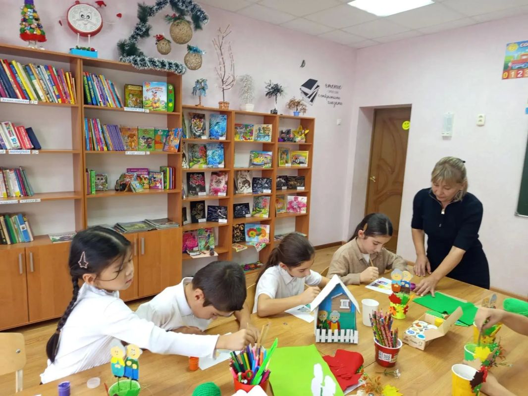 Тепло рук и души: творчество в День пожилого человека Тепло рук и души: творчество в День пожилого человека