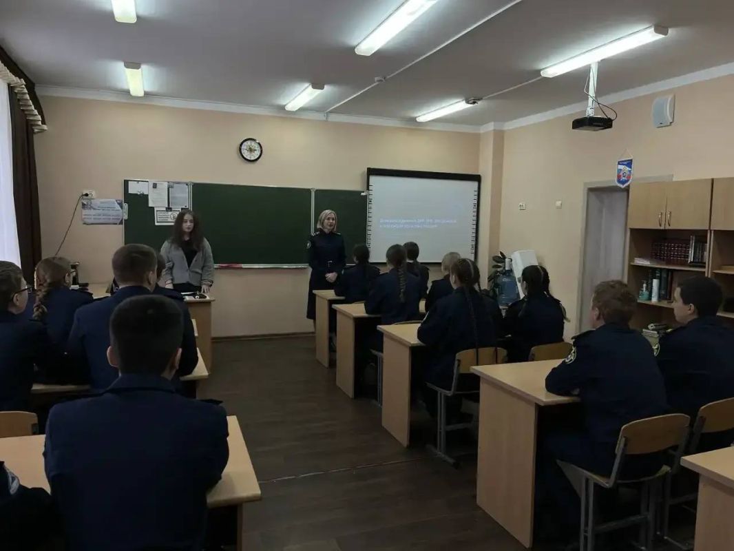 В Ставропольском крае следователи СКР провели патриотические уроки для учащихся профильных кадетских классов СК России В Ставропольском крае следователи СКР провели патриотические уроки для учащихся профильных кадетских классов СК России