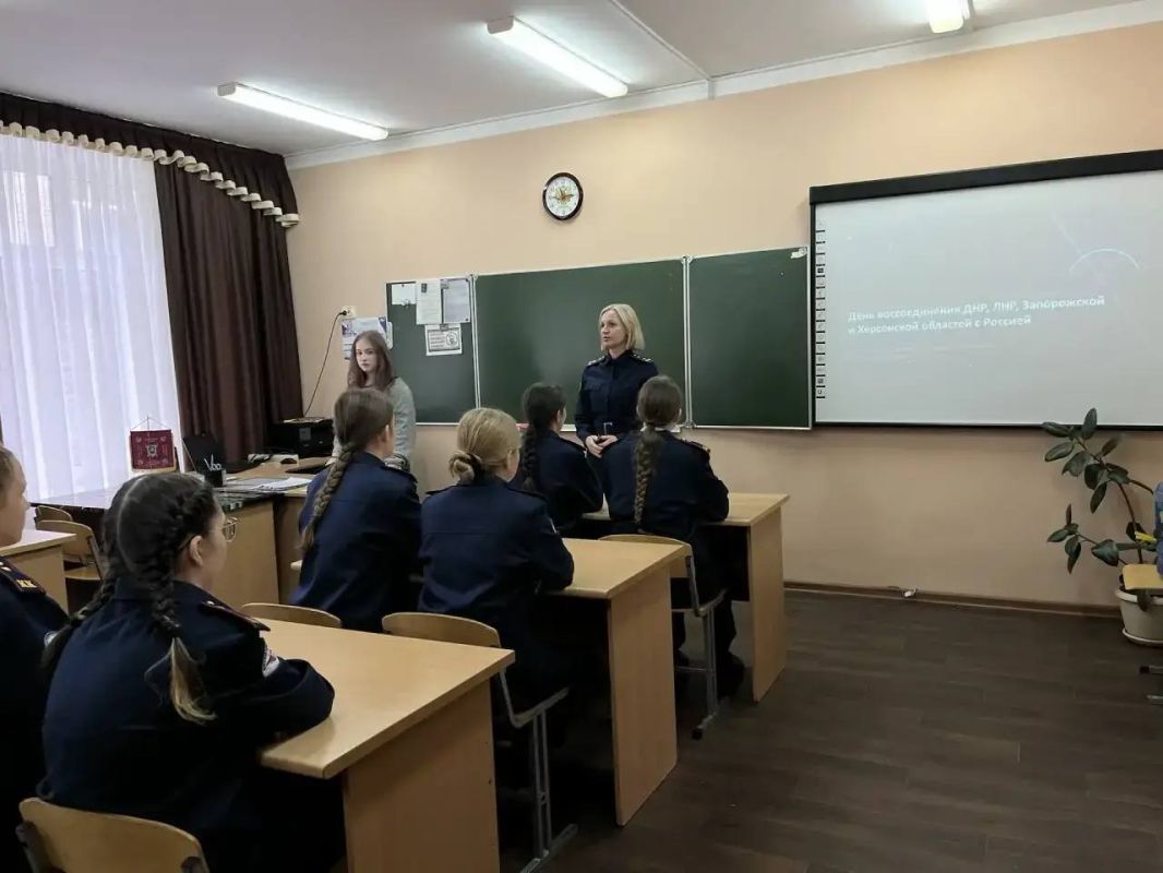 В Ставропольском крае следователи СКР провели патриотические уроки для учащихся профильных кадетских классов СК России