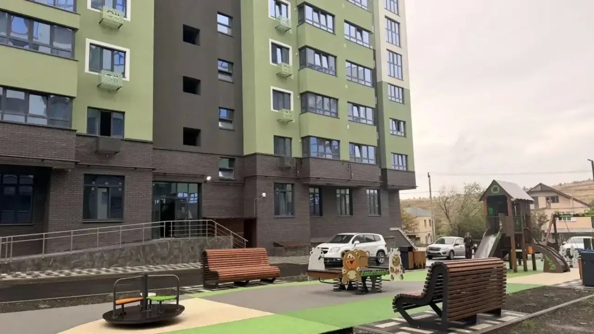 Владимир Владимиров: В Ставрополе вручили ключи от новых благоустроенных квартир нашим землякам
