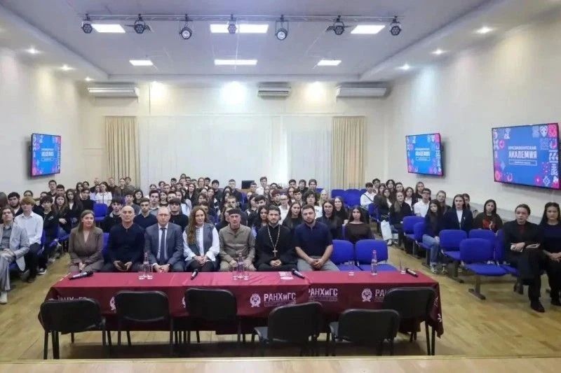 Традиционные для Пятигорска осенние встречи с первокурсниками проходят в вузах, техникумах и училищах города Традиционные для Пятигорска осенние встречи с первокурсниками проходят в вузах, техникумах и училищах города