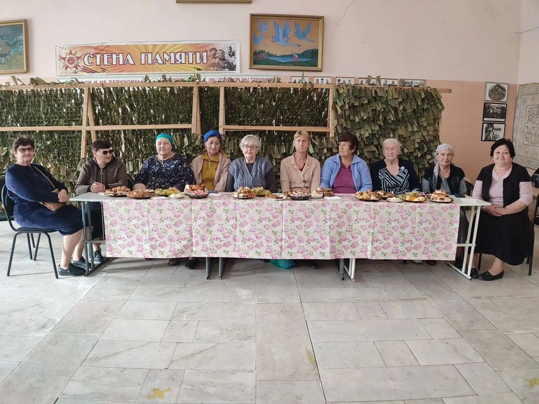 Тепло души и добрые воспоминания: в Новкус-Артезиане отметили День пожилого человека Тепло души и добрые воспоминания: в Новкус-Артезиане отметили День пожилого человека