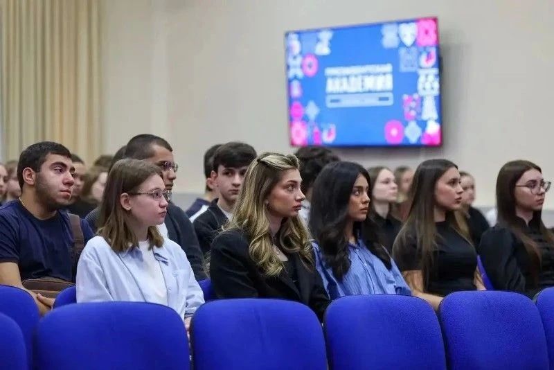 Традиционные для Пятигорска осенние встречи с первокурсниками проходят в вузах, техникумах и училищах города Традиционные для Пятигорска осенние встречи с первокурсниками проходят в вузах, техникумах и училищах города