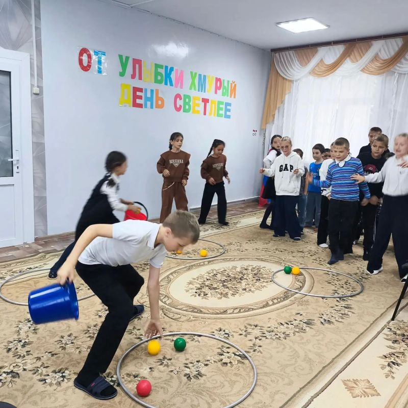 «От улыбки станет всем светлей» «От улыбки станет всем светлей»