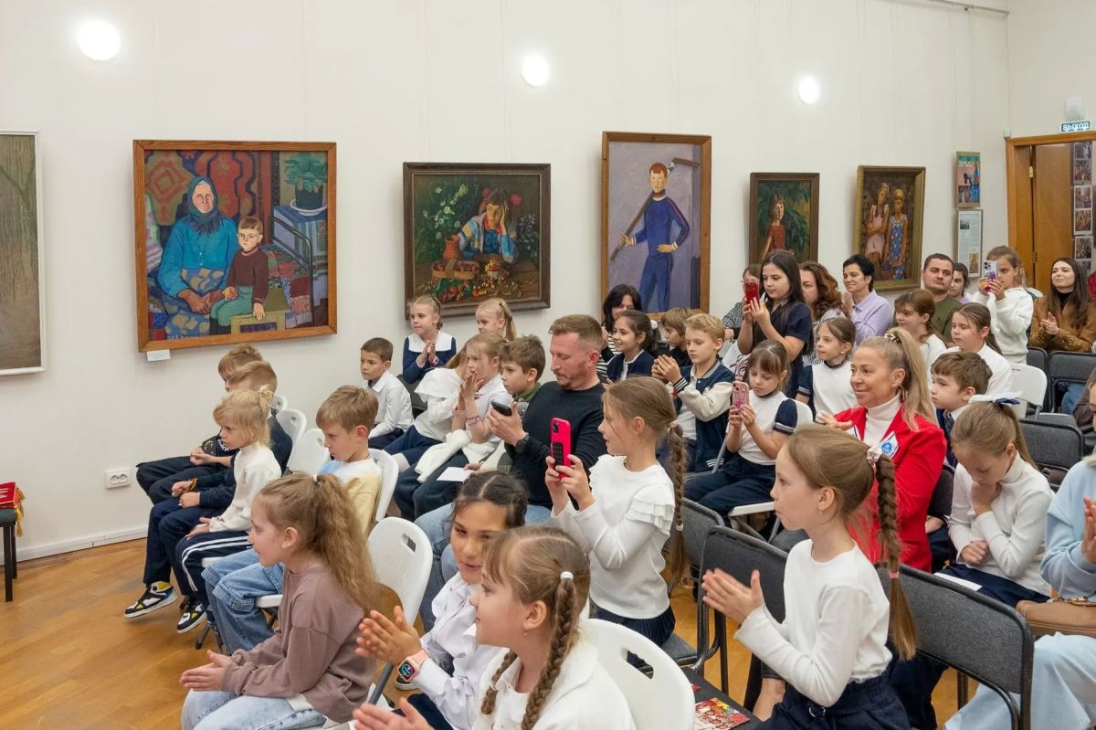 Ставропольском краевом музее изобразительных искусств открылся детский культурно-просветительский центр «Музейные ступени» Ставропольском краевом музее изобразительных искусств открылся детский культурно-просветительский центр «Музейные ступени»