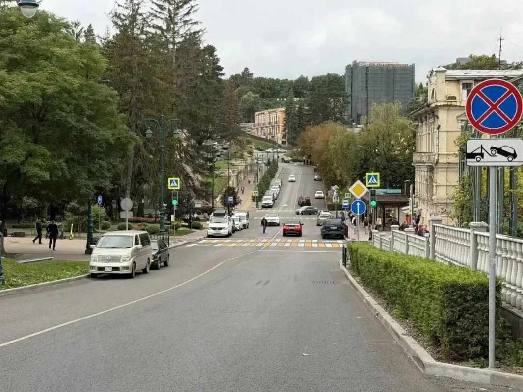 В Кисловодске обновили более 3 километров центральных проспектов – Дзержинского, Первомайского и Мира В Кисловодске обновили более 3 километров центральных проспектов – Дзержинского, Первомайского и Мира