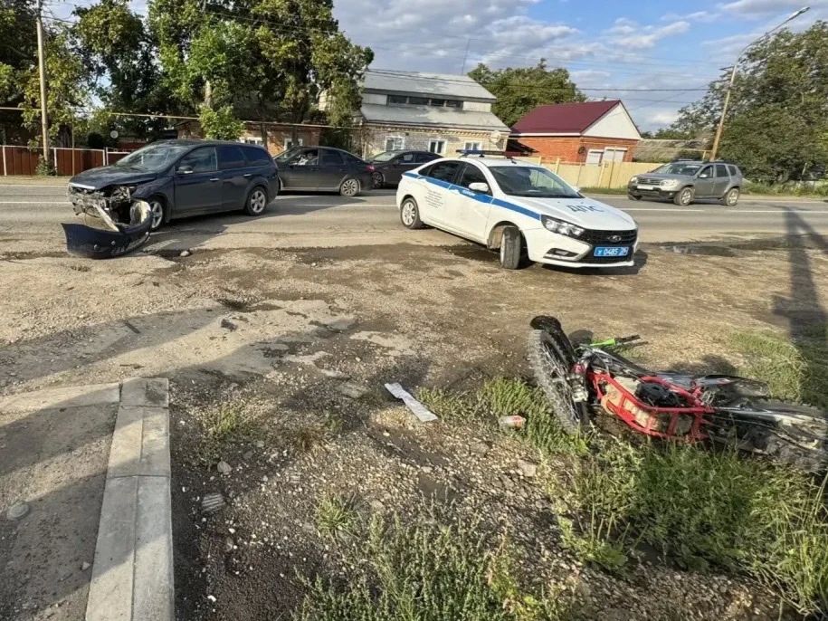 В Новоалександровске в результате ДТП пострадал водитель мототранспорта В Новоалександровске в результате ДТП пострадал водитель мототранспорта