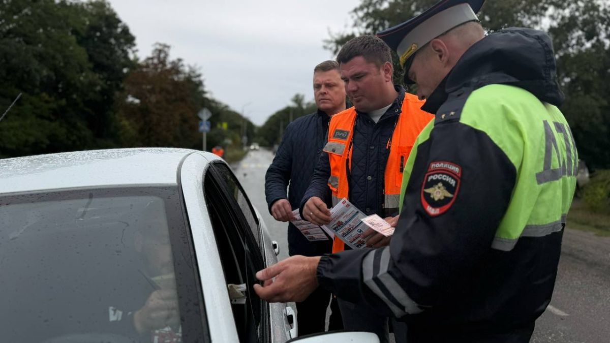 В Изобильненском округе сотрудники Госавтоинспекции призвали граждан к соблюдению мер безопасности на железнодорожных переездах В Изобильненском округе сотрудники Госавтоинспекции призвали граждан к соблюдению мер безопасности на железнодорожных переездах