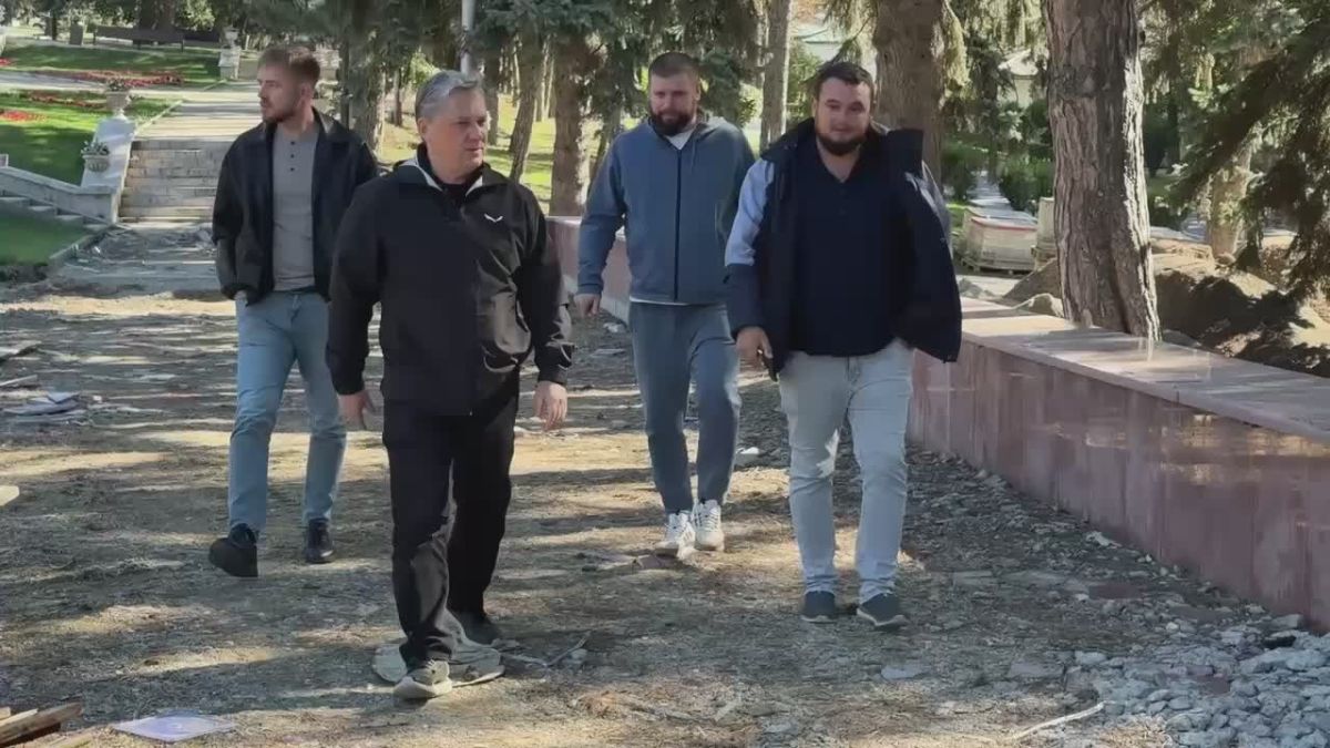 Дмитрий Ворошилов: Верхняя часть площади Ленина получается достойно