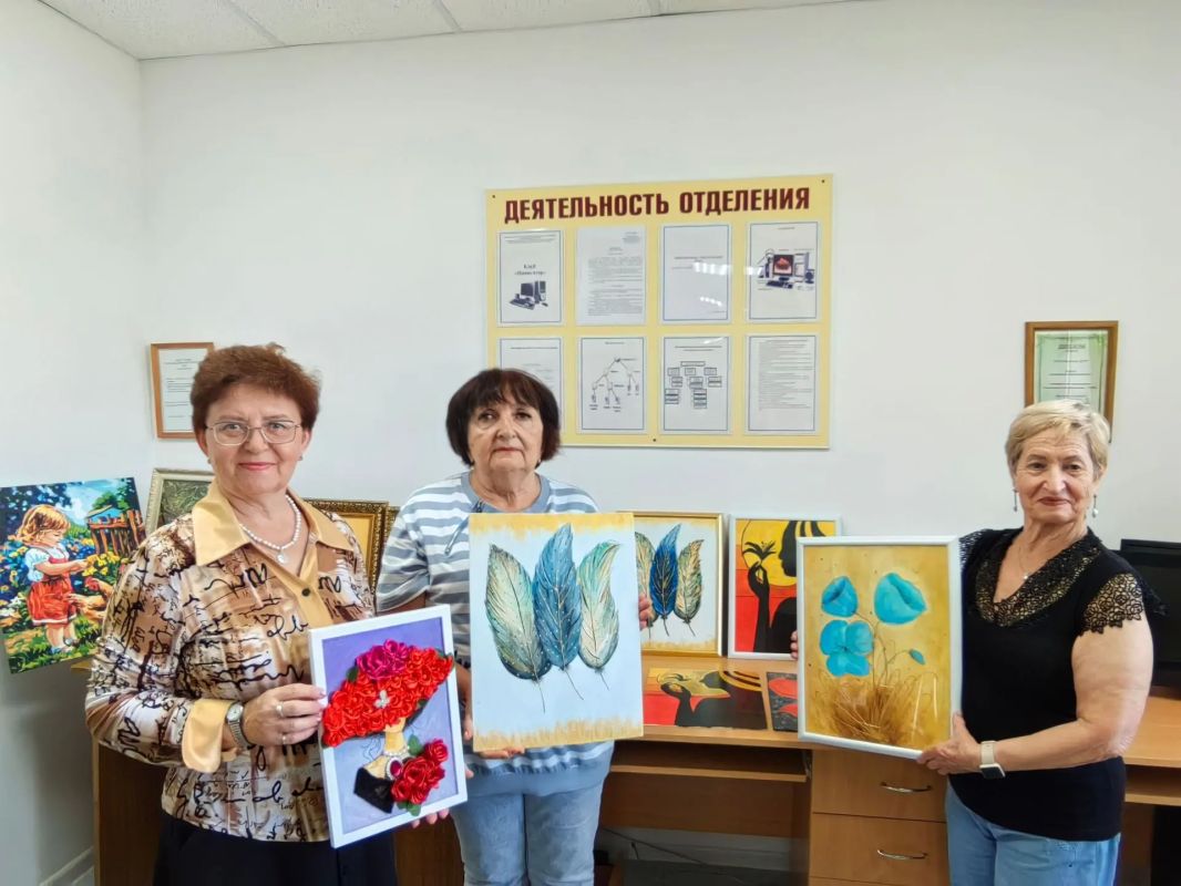 «Мой цветущий Ставропольский край»: в Ипатовском ЦСОН завершилась выставка творческих работ «Мой цветущий Ставропольский край»: в Ипатовском ЦСОН завершилась выставка творческих работ