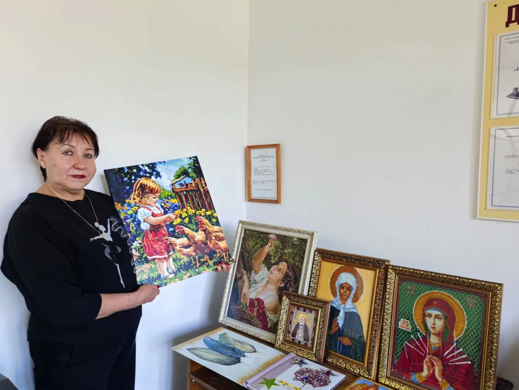 «Мой цветущий Ставропольский край»: в Ипатовском ЦСОН завершилась выставка творческих работ «Мой цветущий Ставропольский край»: в Ипатовском ЦСОН завершилась выставка творческих работ