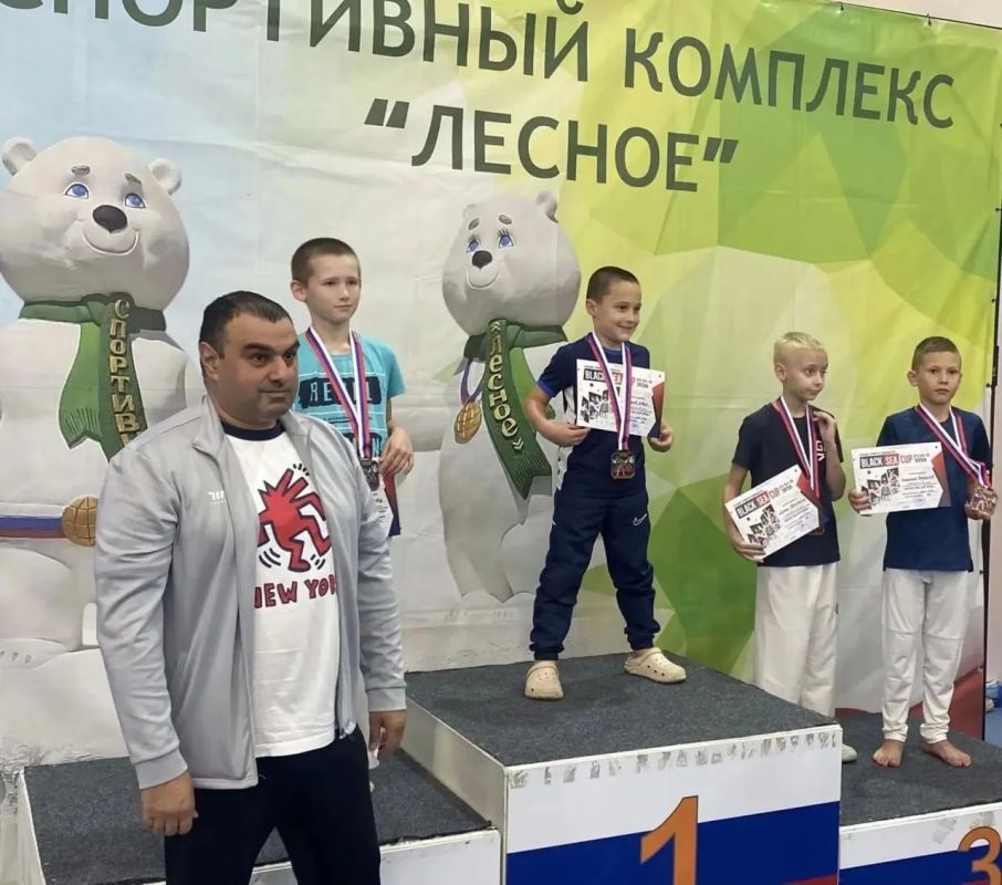 Семь медалей привезли ессентукские тхэквондисты с краевого турнира «Black Sea Cup 2026» в Сочи