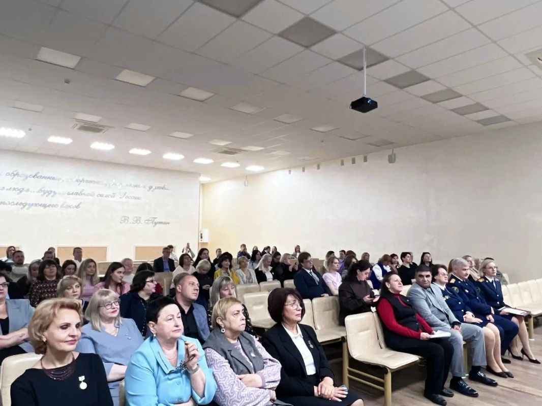 Член Президиума Национальной Ассоциации организаций ветеранов следственных органов «Союз ветеранов следствия», председатель Ставропольской региональной общественной организации «Союз ветеранов следствия» Н.В. Некрасова... Член Президиума Национальной Ассоциации организаций ветеранов следственных органов «Союз ветеранов следствия», председатель Ставропольской региональной общественной организации «Союз ветеранов следствия» Н.В. Некрасова...