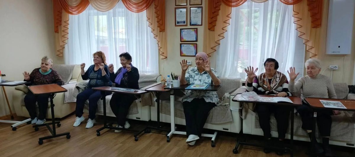 Пальчиковый «лайк» активному долголетию