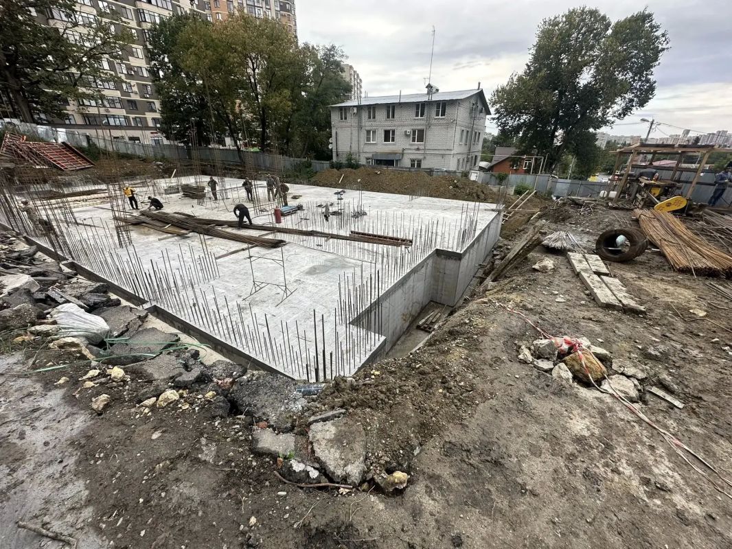 Иван Ульянченко: Продолжаем реконструкцию здания городской бани по переулку Крупской Иван Ульянченко: Продолжаем реконструкцию здания городской бани по переулку Крупской