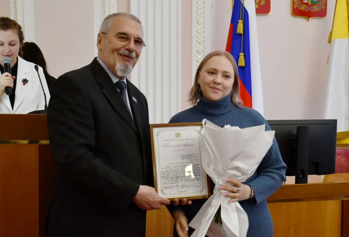 В Ставрополе наградили преподавателей детских школ искусств В Ставрополе наградили преподавателей детских школ искусств