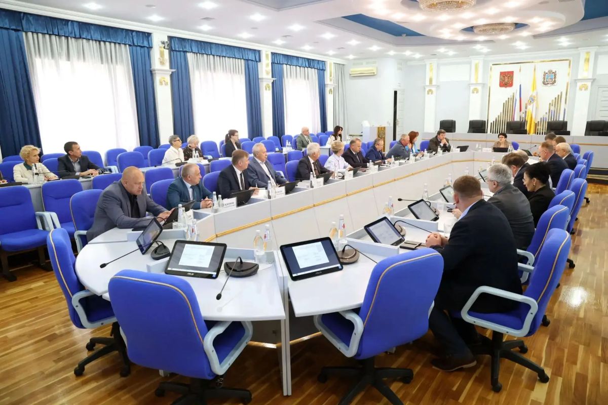 Любовь Маковская провела первое еженедельное рабочее совещание депутатов и сотрудников аппарата краевой Думы восьмого созыва Любовь Маковская провела первое еженедельное рабочее совещание депутатов и сотрудников аппарата краевой Думы восьмого созыва