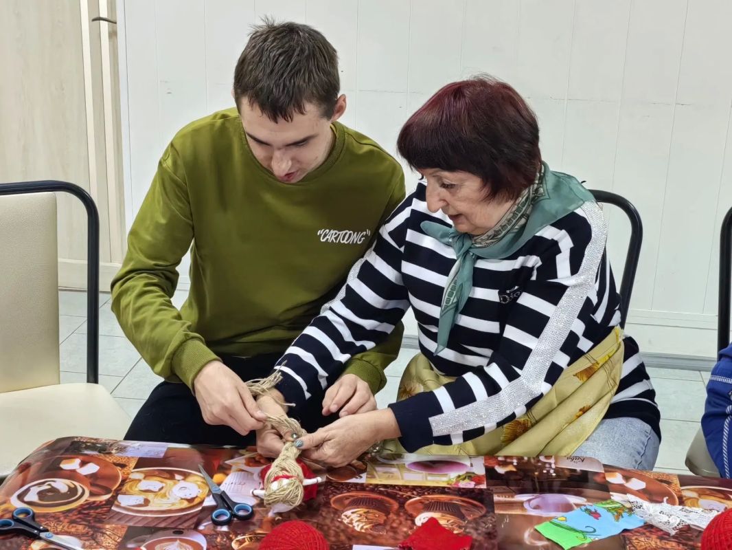 «Вдохновение возрастом» и «Подсолнух»: творческий тандем поколений «Вдохновение возрастом» и «Подсолнух»: творческий тандем поколений