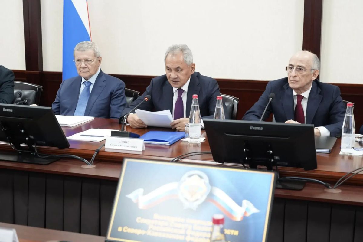 Секретарь Совбеза РФ Сергей Шойгу провёл на Ставрополье выездное совещание о деструктивной деятельности НКО
