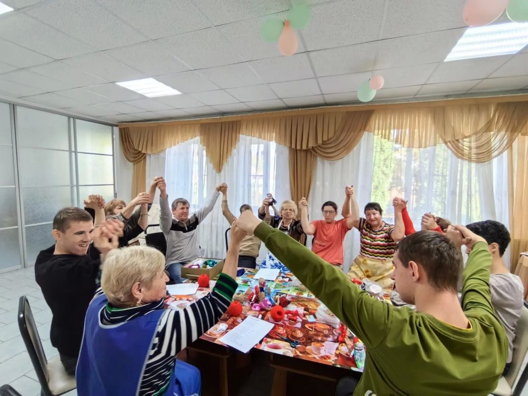 «Вдохновение возрастом» и «Подсолнух»: творческий тандем поколений «Вдохновение возрастом» и «Подсолнух»: творческий тандем поколений