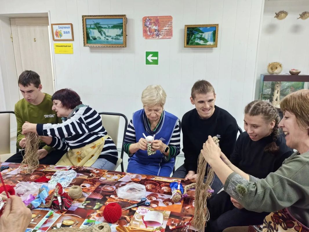 «Вдохновение возрастом» и «Подсолнух»: творческий тандем поколений «Вдохновение возрастом» и «Подсолнух»: творческий тандем поколений