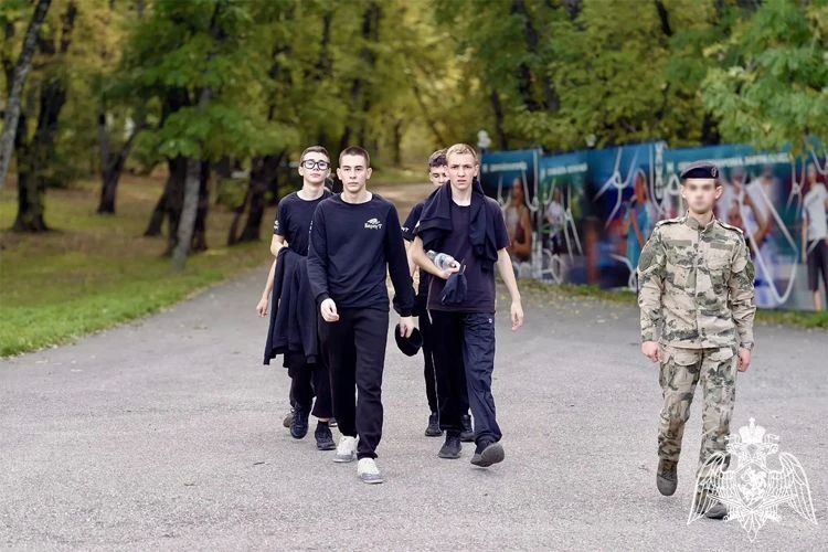 В Пятигорске кадеты подшефного класса Росгвардии приняли участие в слете «Патриот 2026» В Пятигорске кадеты подшефного класса Росгвардии приняли участие в слете «Патриот 2026»