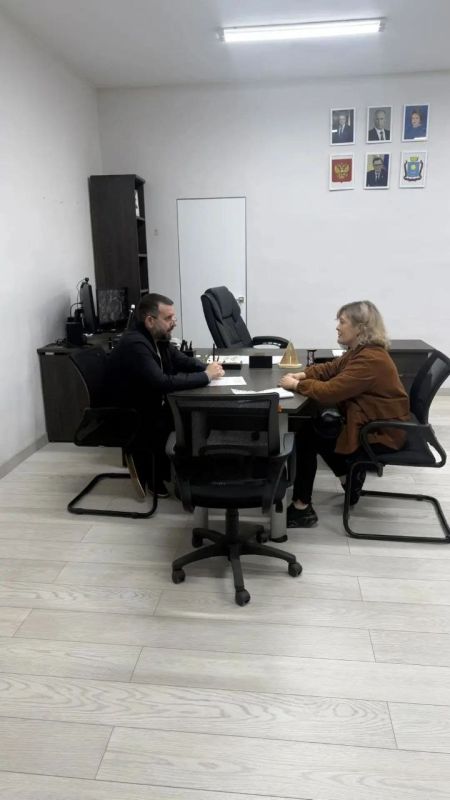 Сегодня в стенах ООО «Теплоэнерго» (г. Кисловодск) состоялся очередной прием граждан, на котором обсуждались вопросы отсутствия ГВС и ЦО, а также вопросы восстановления дорожного покрытия после проведения ремонтных работ Сегодня в стенах ООО «Теплоэнерго» (г. Кисловодск) состоялся очередной прием граждан, на котором обсуждались вопросы отсутствия ГВС и ЦО, а также вопросы восстановления дорожного покрытия после проведения ремонтных работ